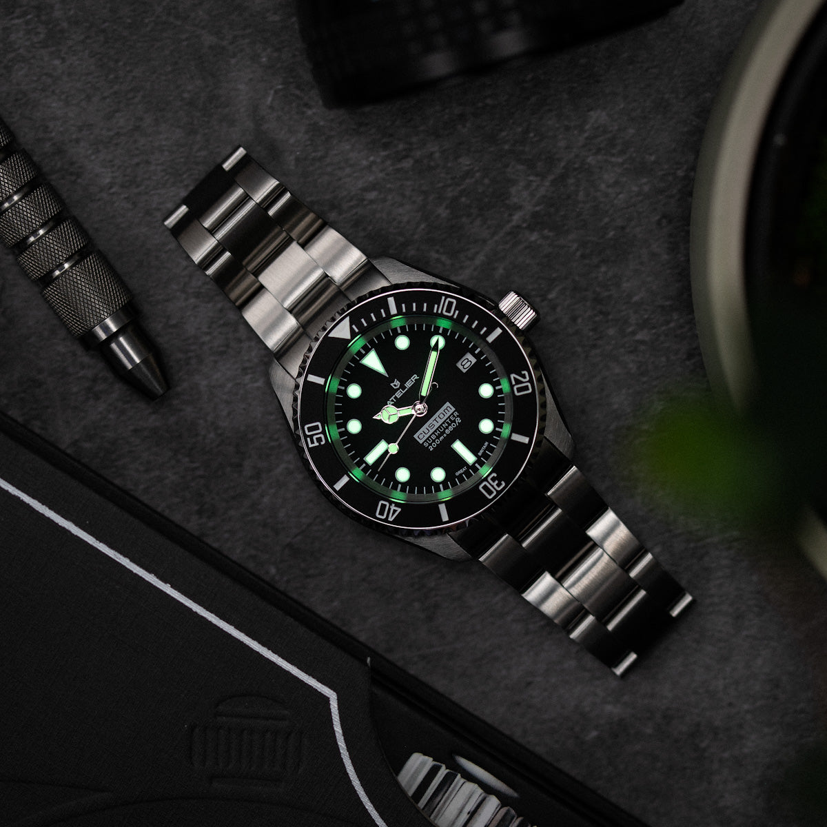 lume on vintage submariner